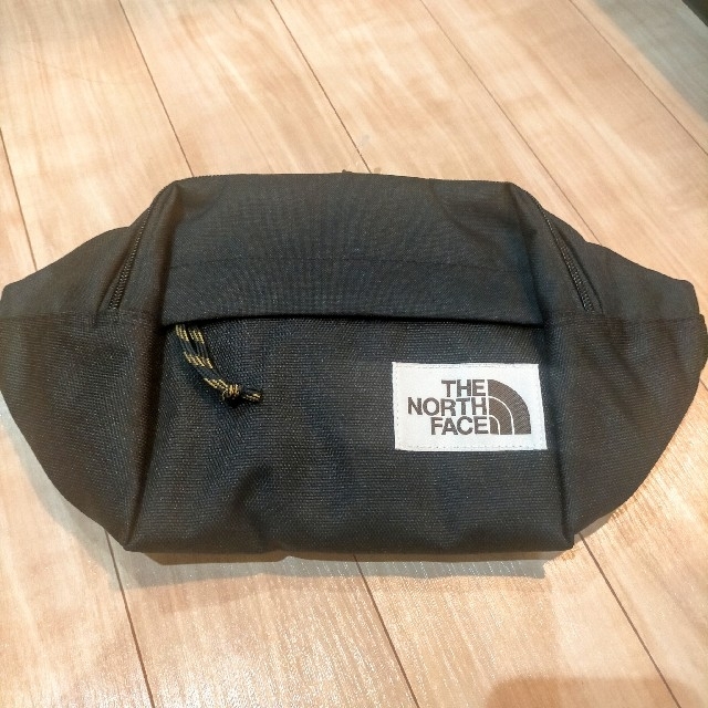 THE NORTH FACE(ザノースフェイス)の【新品未使用】THENORTHFACE ランバーパック黒 Lumbar Pack レディースのバッグ(ボディバッグ/ウエストポーチ)の商品写真