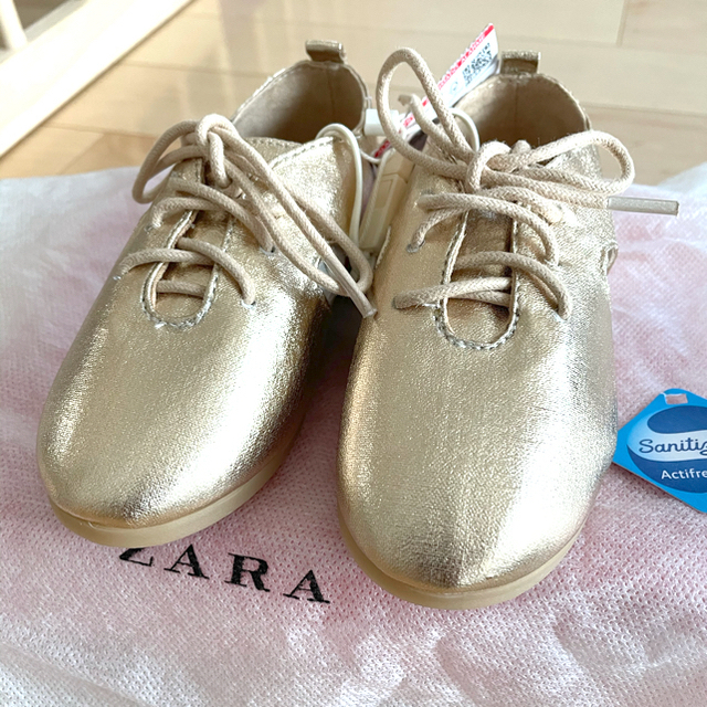 Zara baby ゴールド　シューズ13・13.5cm キッズ/ベビー/マタニティのベビー靴/シューズ(~14cm)(フラットシューズ)の商品写真