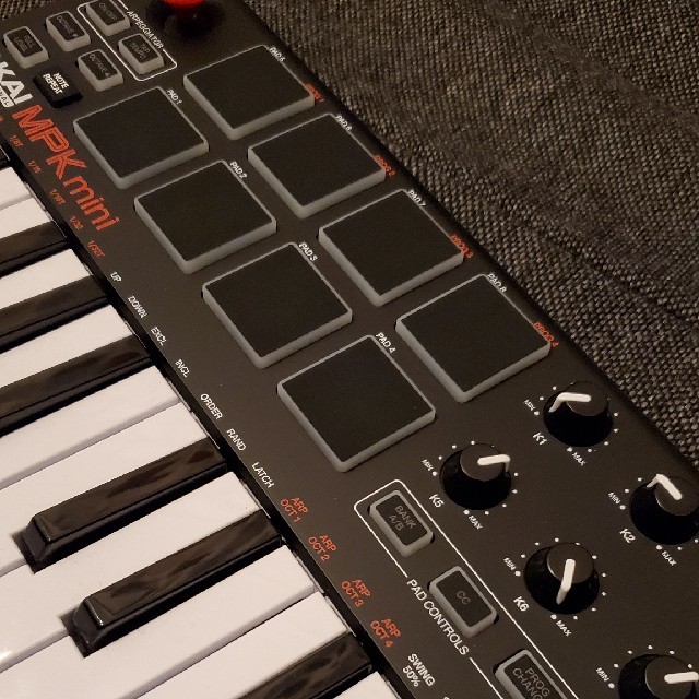 KORG(コルグ)のAKAI MPK mini mk2 楽器のDTM/DAW(MIDIコントローラー)の商品写真