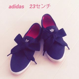 アディダス(adidas)のadidas♡レア！ブラック23センチ(スニーカー)