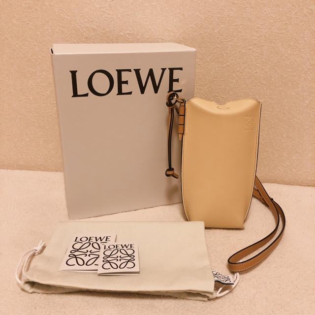 LOEWE(ロエベ)の値下！LOEWE ゲートポケット レディースのバッグ(ショルダーバッグ)の商品写真