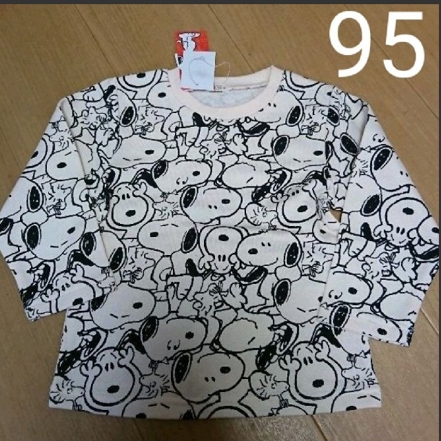 SNOOPY(スヌーピー)のスヌーピー トレーナー 95㎝ キッズ/ベビー/マタニティのキッズ服男の子用(90cm~)(Tシャツ/カットソー)の商品写真