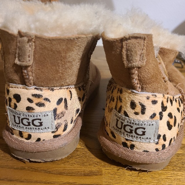 UGG(アグ)のUGGブーツ16 キッズ/ベビー/マタニティのキッズ靴/シューズ(15cm~)(ブーツ)の商品写真