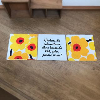 マリメッコ(marimekko)のインテリアパネル☆黄ウニッコ☆マリメッコ★ハンドメイド☆英字(その他)