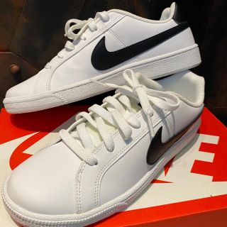 ナイキ(NIKE)の値下げ中NIKE コートロイヤル スニーカー24.5cm(スニーカー)