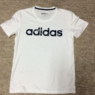 アディダス(adidas)のadidas Tシャツ(Tシャツ/カットソー(半袖/袖なし))