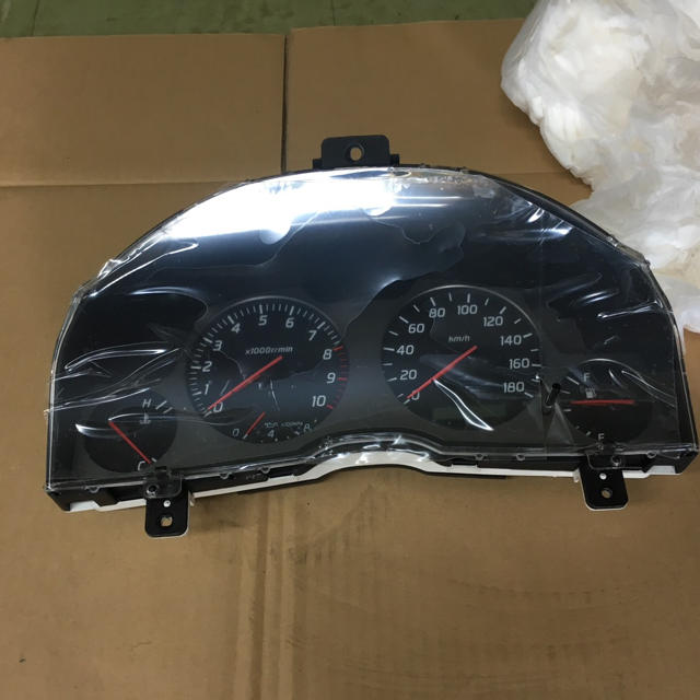 スカイライン　GT-R BNR34【純正メーターパネル、ユニット】美品！！