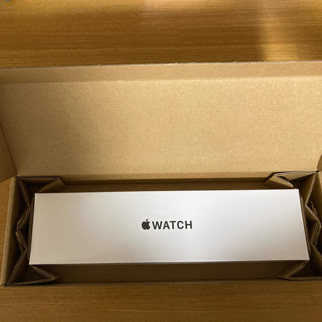 Apple Watch(アップルウォッチ)の最新 Apple Watch SE(GPSモデル)- 40mm レディースのファッション小物(腕時計)の商品写真