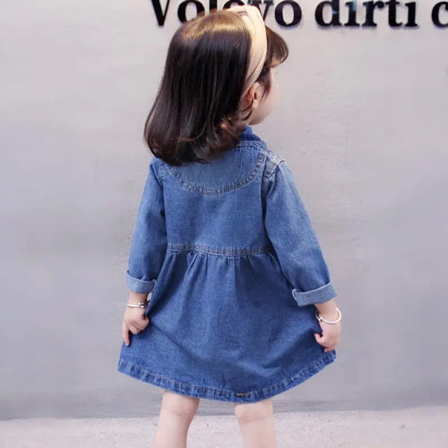 デニムワンピース キッズ/ベビー/マタニティのキッズ服女の子用(90cm~)(ワンピース)の商品写真