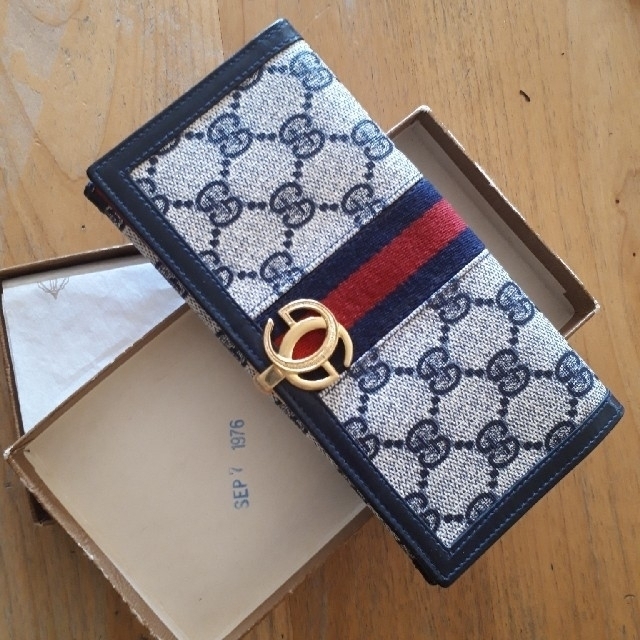 Gucci(グッチ)のGUCCI　長財布 レディースのファッション小物(財布)の商品写真