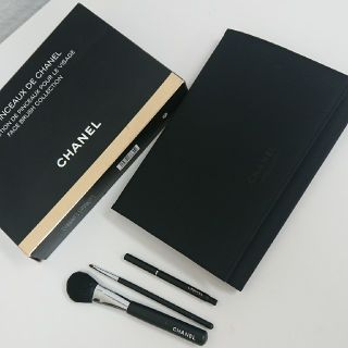 シャネル(CHANEL)のCHANEL シャネル　 ブラシセット ポーチ(チーク/フェイスブラシ)