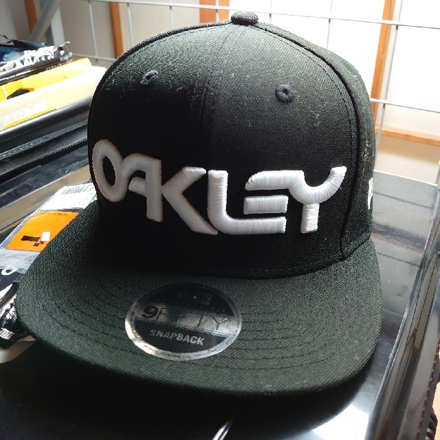 NEW ERA(ニューエラー)のOAKLEY NEW ERA キャップ メンズの帽子(キャップ)の商品写真