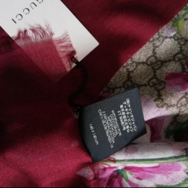 Gucci(グッチ)のGucci Blooms スカーフ　ストール レディースのファッション小物(ストール/パシュミナ)の商品写真