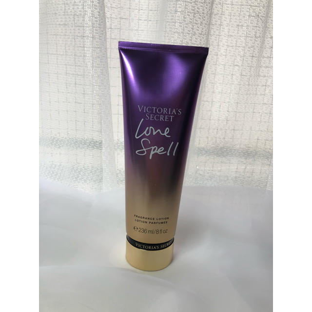 Victoria's Secret(ヴィクトリアズシークレット)のビクトリアーシークレット💜🌟ボディークリーム コスメ/美容のボディケア(ボディクリーム)の商品写真