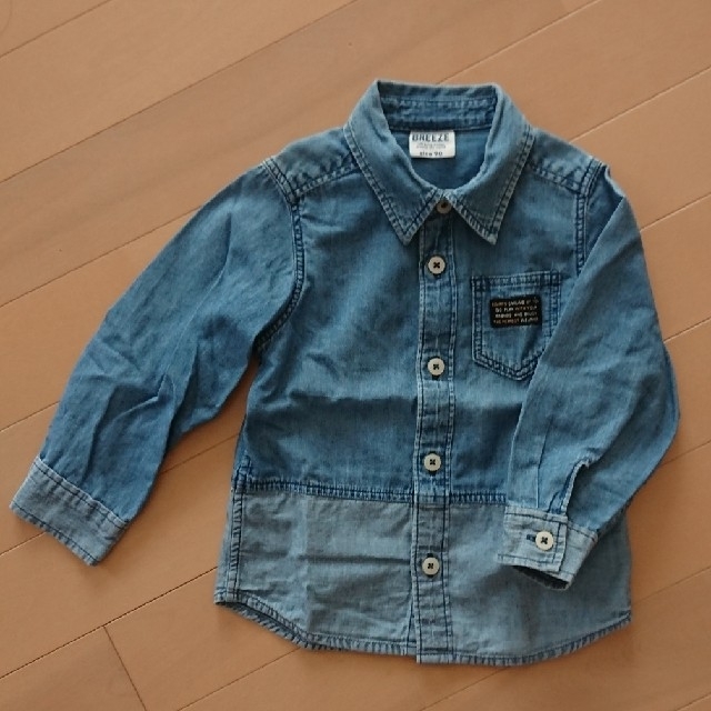 BREEZE(ブリーズ)のBREEZE デニムシャツ 90 キッズ/ベビー/マタニティのキッズ服男の子用(90cm~)(ブラウス)の商品写真