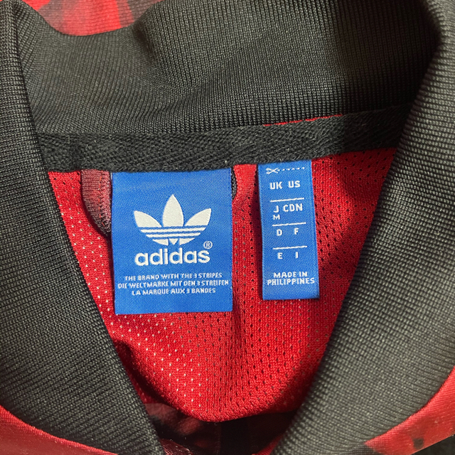adidas(アディダス)のadidas originals ジャージ 花柄 薔薇 レディースのジャケット/アウター(ブルゾン)の商品写真
