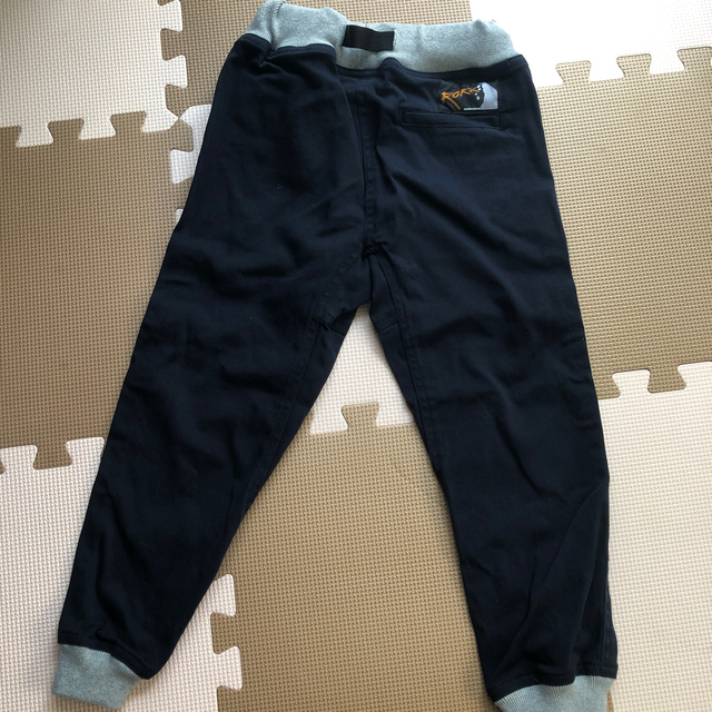 ROKX子供パンツ110サイズ　ネイビー キッズ/ベビー/マタニティのキッズ服男の子用(90cm~)(パンツ/スパッツ)の商品写真