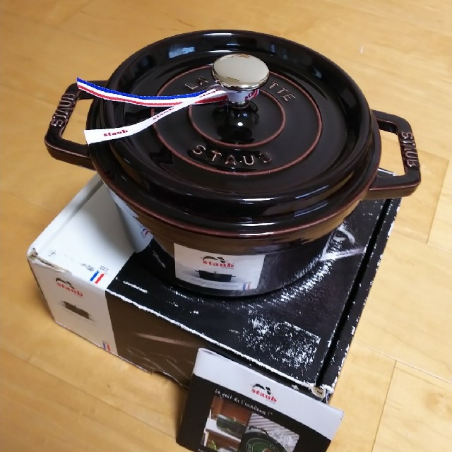 未使用☆staub ストウブ ココットラウンド ナス 20cm  鍋 2.2Lキッチン/食器