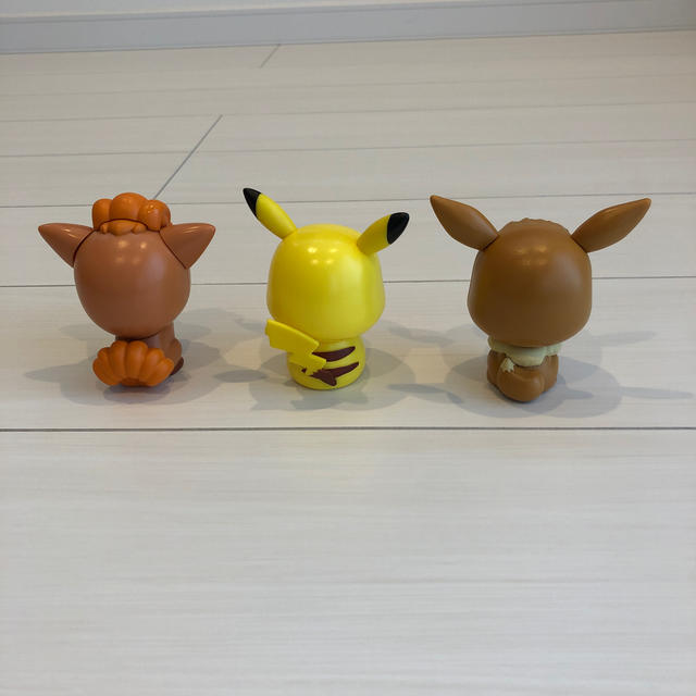 ポケモン ポケモン ガチャガチャ ピカチュウ イーブイ ロコンの通販 By 3ママ ポケモンならラクマ