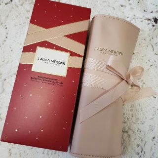 ローラメルシエ(laura mercier)のローラメルシエlaura mercier限定　ブラシセット　新品未使用(ブラシ・チップ)