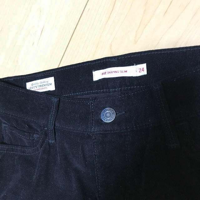 Levi's(リーバイス)のリーバイスのコーデュロイパンツ レディースのパンツ(カジュアルパンツ)の商品写真