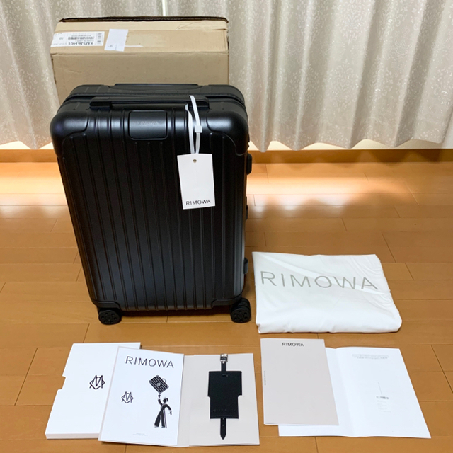 RIMOWA(リモワ)のぴかちゅぅ様専用★新品 RIMOWA リモワ　エッセンシャル　キャビン 34L  レディースのバッグ(スーツケース/キャリーバッグ)の商品写真