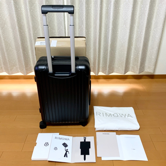 RIMOWA(リモワ)のぴかちゅぅ様専用★新品 RIMOWA リモワ　エッセンシャル　キャビン 34L  レディースのバッグ(スーツケース/キャリーバッグ)の商品写真