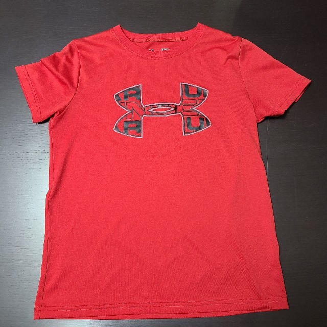 UNDER ARMOUR(アンダーアーマー)のアンダーアーマー　Tシャツ キッズ/ベビー/マタニティのキッズ服男の子用(90cm~)(Tシャツ/カットソー)の商品写真