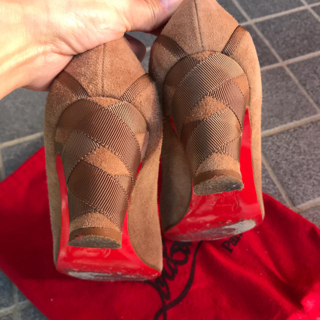 Christian Louboutin(クリスチャンルブタン)のChristian Louboutin パンプス レディースの靴/シューズ(ハイヒール/パンプス)の商品写真