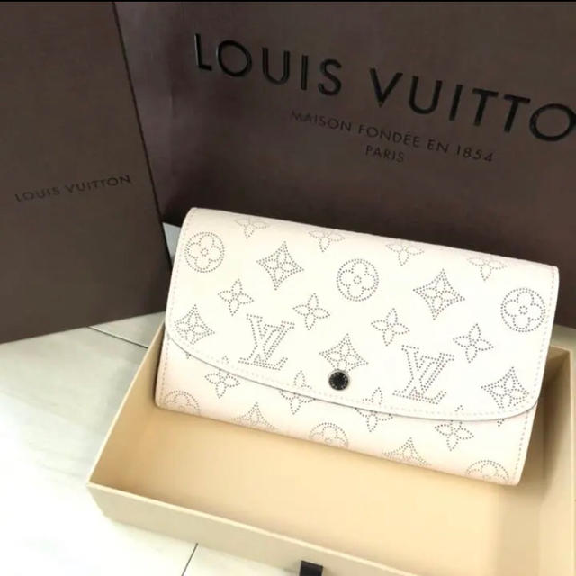 LOUIS VUITTON(ルイヴィトン)の新品未使用 正規品 モノグラム ポルトフォイユ・イリス マヒナ 長財布 レディースのファッション小物(財布)の商品写真