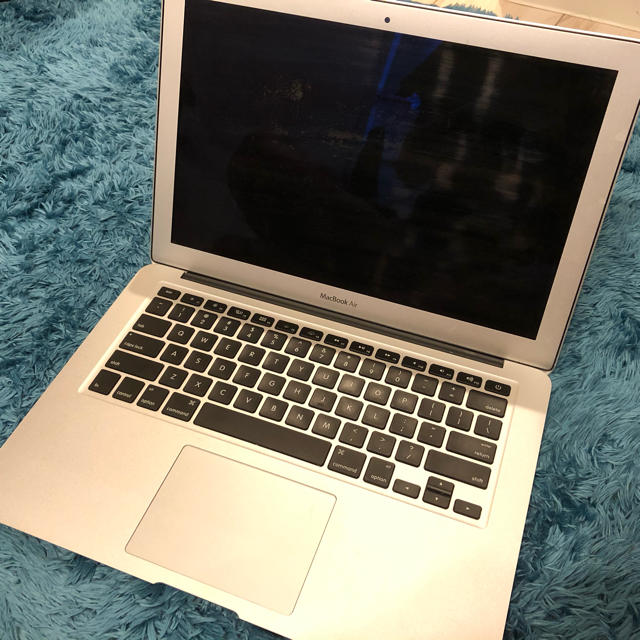 Mac (Apple)(マック)のMacbook Air 2011 スマホ/家電/カメラのPC/タブレット(ノートPC)の商品写真