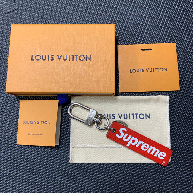 17AW  LV Down Town Tab Charm