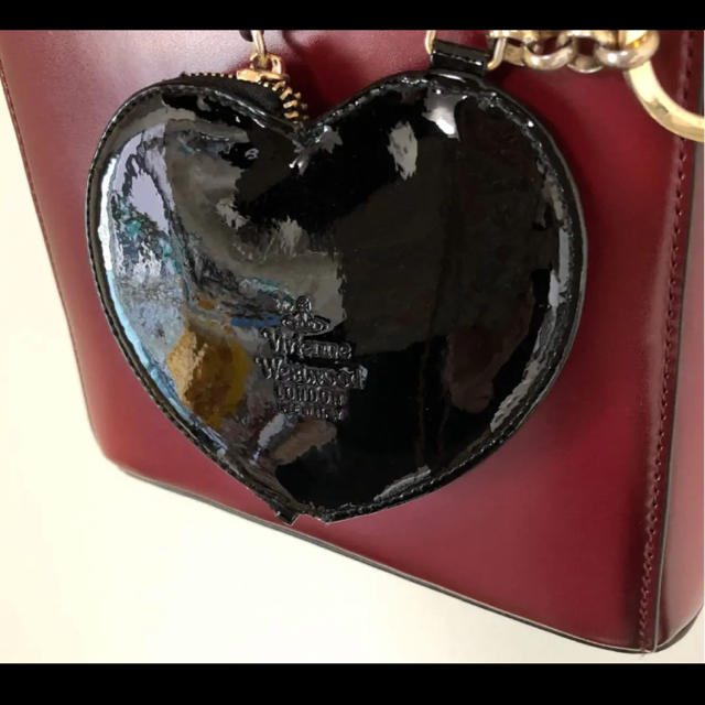 Vivienne Westwood(ヴィヴィアンウエストウッド)のvivienne westwoodのハート型カードケースキーホルダーと本革バッグ レディースのファッション小物(名刺入れ/定期入れ)の商品写真