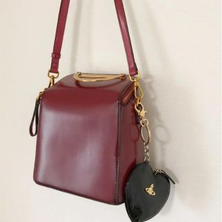 ヴィヴィアンウエストウッド(Vivienne Westwood)のvivienne westwoodのハート型カードケースキーホルダーと本革バッグ(名刺入れ/定期入れ)