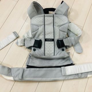 ベビービョルン(BABYBJORN)の正規品今だけ格安価格★ベビービョルン 抱っこ紐 メッシュ(抱っこひも/おんぶひも)