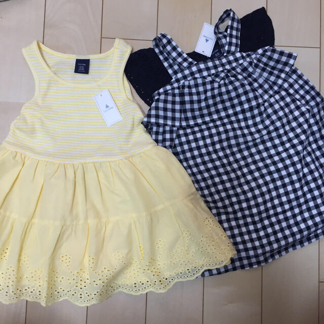 babyGAP(ベビーギャップ)のポムポム 様＊ 専用 gap 90セット キッズ/ベビー/マタニティのキッズ服女の子用(90cm~)(ワンピース)の商品写真