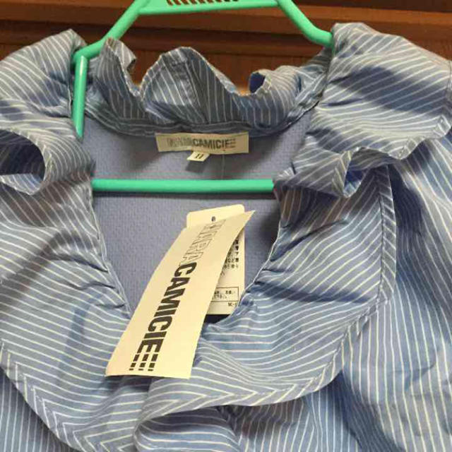 NARACAMICIE(ナラカミーチェ)の新品タグ付 ナラカミーチェ フリルシャツ レディースのトップス(シャツ/ブラウス(半袖/袖なし))の商品写真