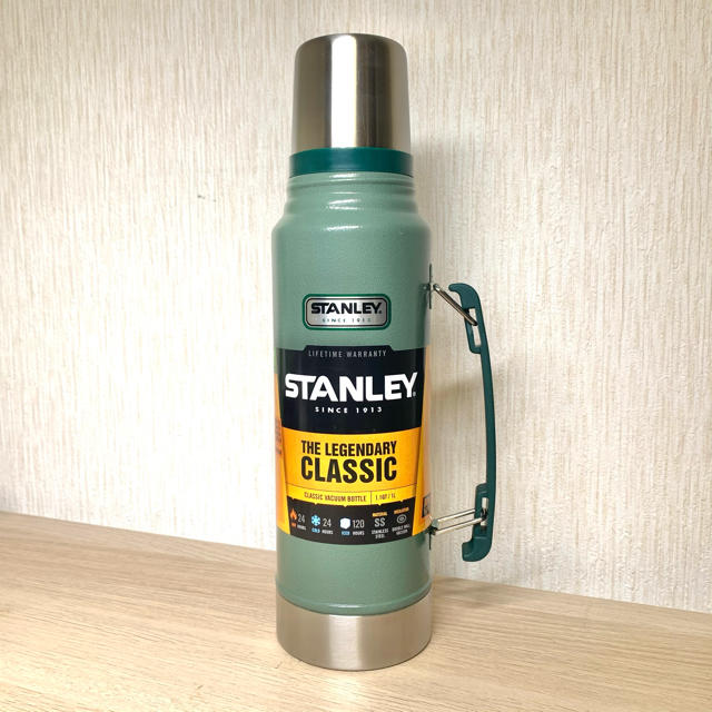 Stanley(スタンレー)の新品 STANLEY スタンレー クラシック ボトル 水筒 1リットル スポーツ/アウトドアのアウトドア(食器)の商品写真