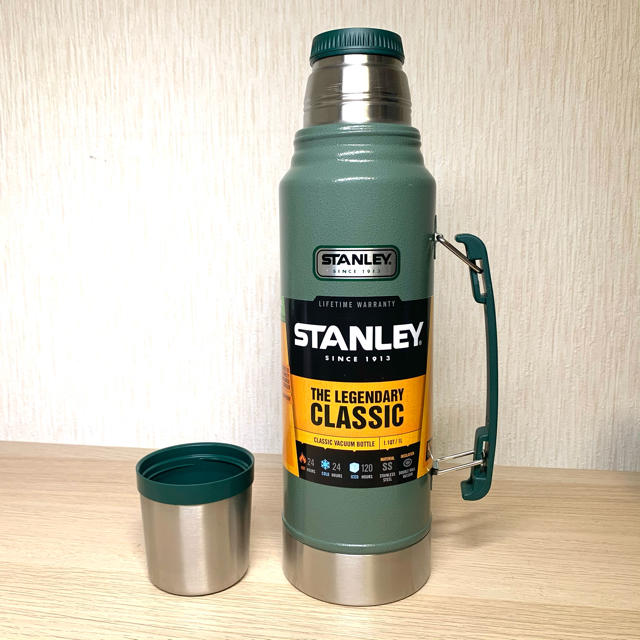 Stanley(スタンレー)の新品 STANLEY スタンレー クラシック ボトル 水筒 1リットル スポーツ/アウトドアのアウトドア(食器)の商品写真