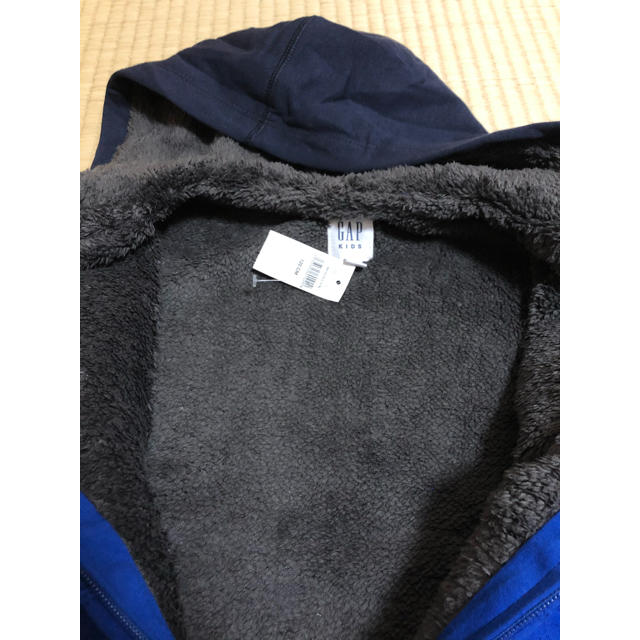 GAP Kids(ギャップキッズ)のボアパーカー120 キッズ/ベビー/マタニティのキッズ服男の子用(90cm~)(ジャケット/上着)の商品写真