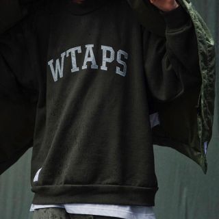 ダブルタップス(W)taps)のWTAPS COLLEGE MOCK NECK OLIVE DRAB Mサイズ(スウェット)