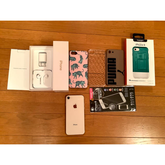 ⭐︎値下げ中⭐︎ iPhone8 64GB ゴールド　SIMフリーiPhone8カラー