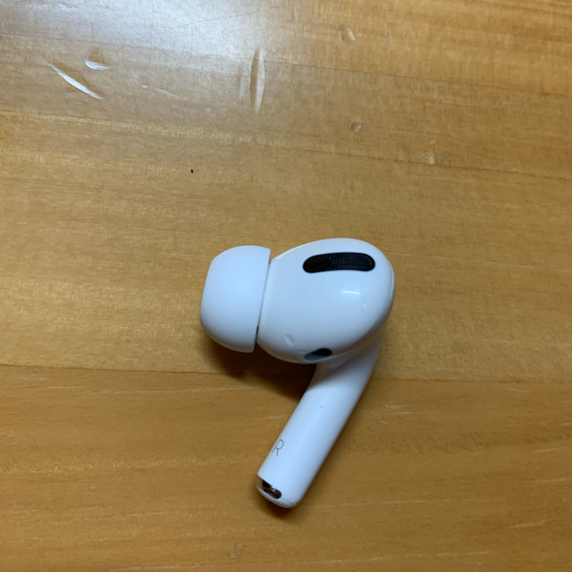 Apple(アップル)のapple Airpods pro  スマホ/家電/カメラのオーディオ機器(ヘッドフォン/イヤフォン)の商品写真