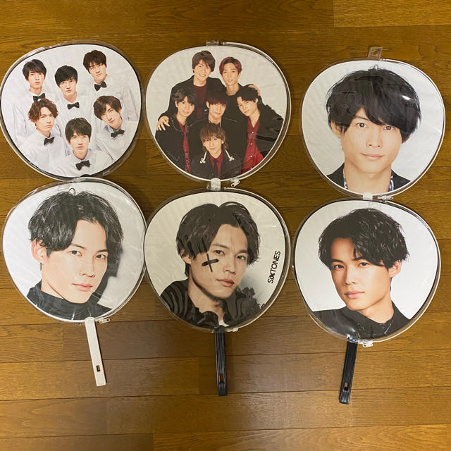 Johnny's(ジャニーズ)のSixTONES うちわ カウントダウン　カウコン　2019 - 2020 エンタメ/ホビーのタレントグッズ(アイドルグッズ)の商品写真