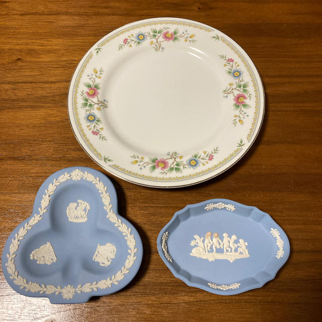 WEDGWOOD(ウェッジウッド)のウェッジウッド＆Royal Crown トレイ お皿 クローバー ペールブルー  インテリア/住まい/日用品のキッチン/食器(食器)の商品写真