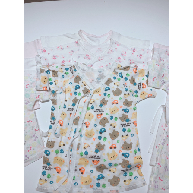 西松屋(ニシマツヤ)の新生児肌着　女の子　花柄　ピンク　10点セット キッズ/ベビー/マタニティのベビー服(~85cm)(肌着/下着)の商品写真