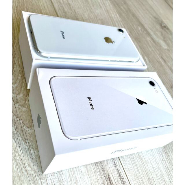 美品　iPhone8 256GB シルバー