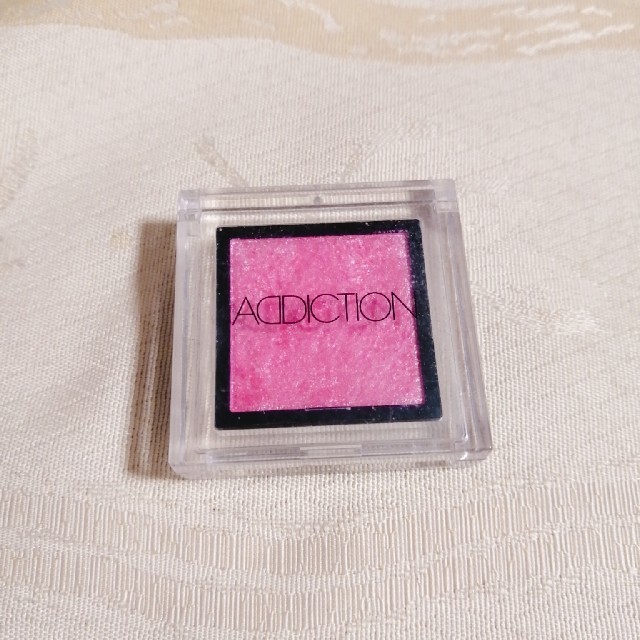 ADDICTION(アディクション)のADDICTION　アイシャドウ　ミスユーモア コスメ/美容のベースメイク/化粧品(アイシャドウ)の商品写真