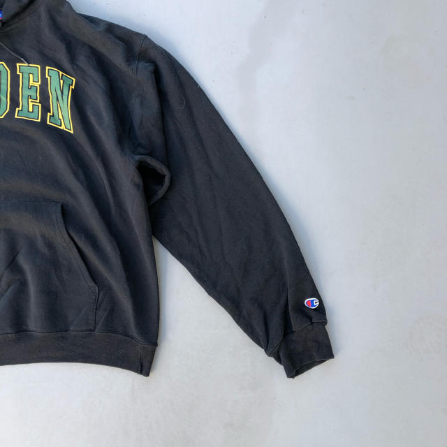 Champion(チャンピオン)のチャンピオンパーカー　authentic 90s カレッジプリント　フーディ レディースのトップス(パーカー)の商品写真