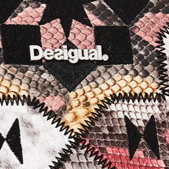 DESIGUAL(デシグアル)の新品✨デシグアル　パッチワークレザー風トートバッグ　大特価‼️ レディースのバッグ(トートバッグ)の商品写真